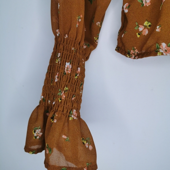 Heart Hips Smocked Blouse sz M - Picture 11 of 12